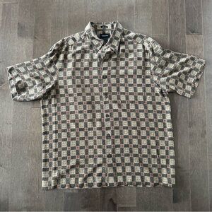 Claiborne Men's 100%‎ Silk Geometric Button Down Short Sleeve Size L